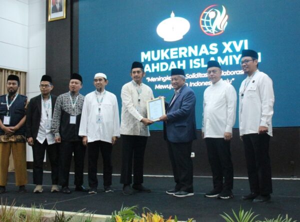 Wahdah Islamiyah Luncurkan Program Wakaf Uang Bersama Ketua BWI Di Arena Mukernas